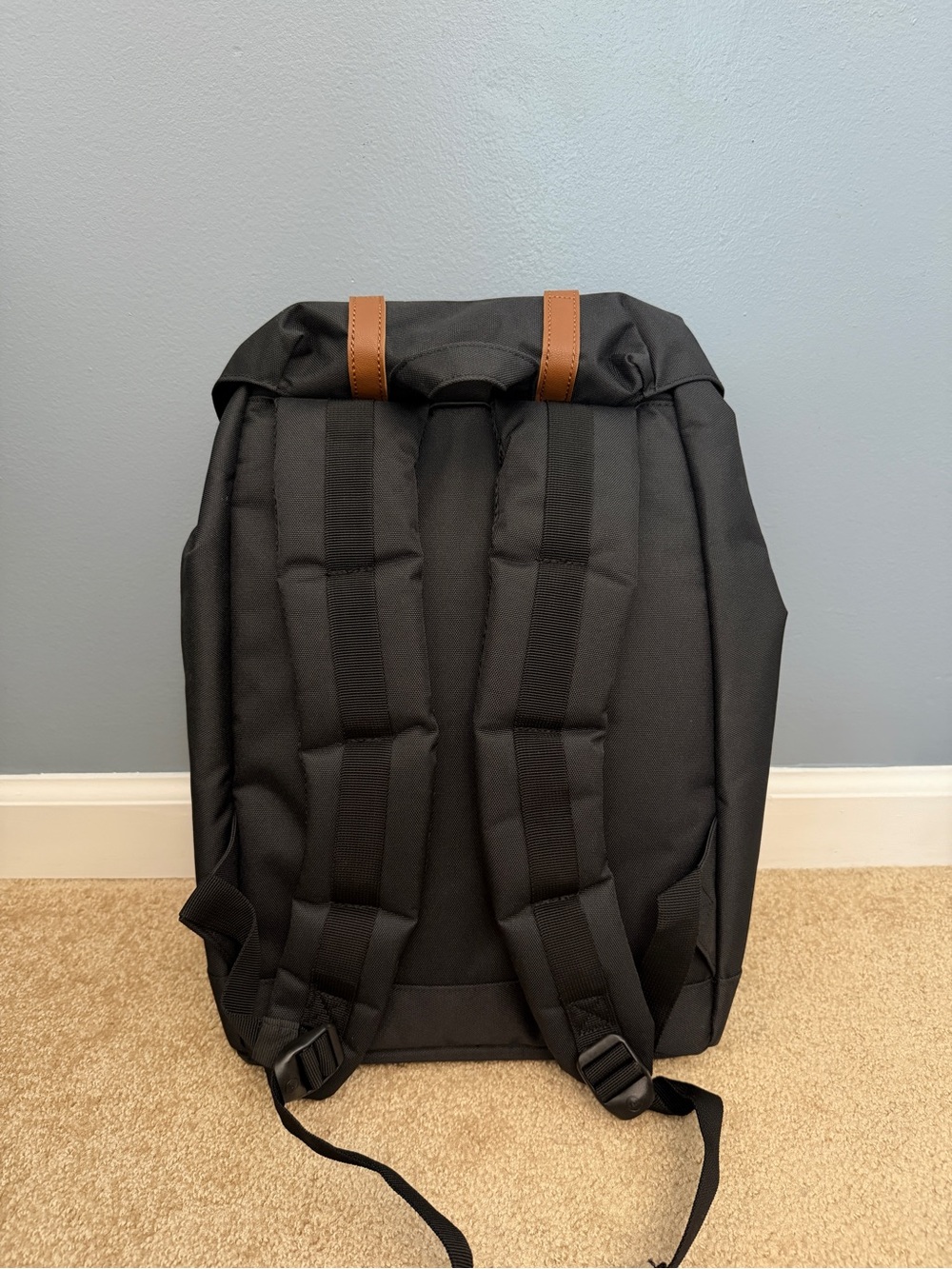 Herschel Supply Company Black Retreat Backpack Mid Volume with Laptop Sleeve - Picture 7 of 8